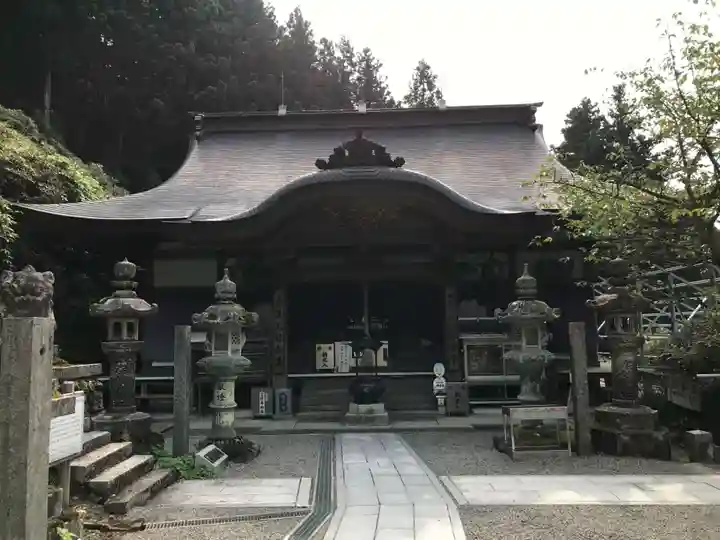 横峰寺の本殿・本堂