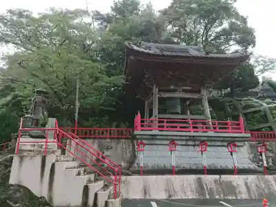 岩水寺の本殿・本堂