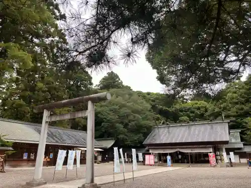 常磐神社の{uncategorized: "未分類", other: "その他", undefined: "問題あり", building: "その他建物", grave: "お墓", sacred_gate: "鳥居", guardian: "狛犬", statue: "像", buddha: "仏像", history: "歴史", nature: "自然", garden: "庭園", animal: "動物", pagoda: "塔", temizu: "手水舎", mountain_gate: "山門・神門", sanctuary: "本殿・本堂", subordinate: "末社・摂社", art: "芸術", scenery: "景色", jizo: "地蔵", ema: "絵馬", goshuin: "御朱印", omikuji: "おみくじ", items: "授与品その他", amulet: "お守り", goshuincho: "御朱印帳", eats: "食事", festival: "お祭り", votive_dance: "神楽", shichigosan: "七五三参", wedding: "結婚式", experience: "体験その他", initially: "初詣", around: "周辺", anti_infection: "感染症対策"}