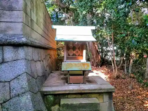 成岩神社の末社・摂社