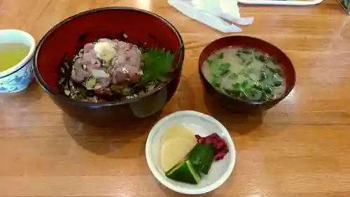 安房神社の食事