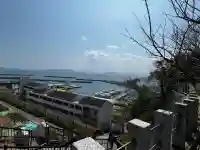 小鷹神社の{uncategorized: "未分類", other: "その他", undefined: "問題あり", building: "その他建物", grave: "お墓", sacred_gate: "鳥居", guardian: "狛犬", statue: "像", buddha: "仏像", history: "歴史", nature: "自然", garden: "庭園", animal: "動物", pagoda: "塔", temizu: "手水舎", mountain_gate: "山門・神門", sanctuary: "本殿・本堂", subordinate: "末社・摂社", art: "芸術", scenery: "景色", jizo: "地蔵", ema: "絵馬", goshuin: "御朱印", omikuji: "おみくじ", items: "授与品その他", amulet: "お守り", goshuincho: "御朱印帳", eats: "食事", festival: "お祭り", votive_dance: "神楽", shichigosan: "七五三参", wedding: "結婚式", experience: "体験その他", initially: "初詣", around: "周辺", anti_infection: "感染症対策"}