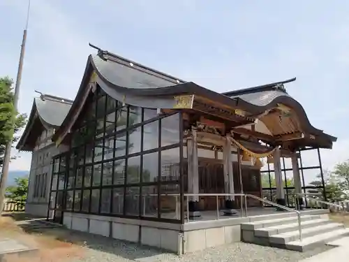 白山神社の本殿