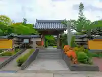 大学院の山門・神門