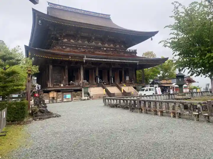 金峯山寺の{uncategorized: "未分類", other: "その他", undefined: "問題あり", building: "その他建物", grave: "お墓", sacred_gate: "鳥居", guardian: "狛犬", statue: "像", buddha: "仏像", history: "歴史", nature: "自然", garden: "庭園", animal: "動物", pagoda: "塔", temizu: "手水舎", mountain_gate: "山門・神門", sanctuary: "本殿・本堂", subordinate: "末社・摂社", art: "芸術", scenery: "景色", jizo: "地蔵", ema: "絵馬", goshuin: "御朱印", omikuji: "おみくじ", items: "授与品その他", amulet: "お守り", goshuincho: "御朱印帳", eats: "食事", festival: "お祭り", votive_dance: "神楽", shichigosan: "七五三参", wedding: "結婚式", experience: "体験その他", initially: "初詣", around: "周辺", anti_infection: "感染症対策"}
