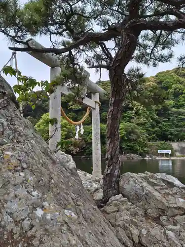 猪鼻湖神社(静岡県)