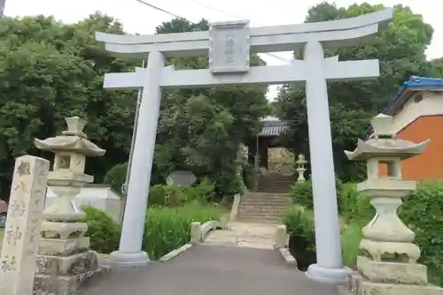 神吉八幡神社の鳥居