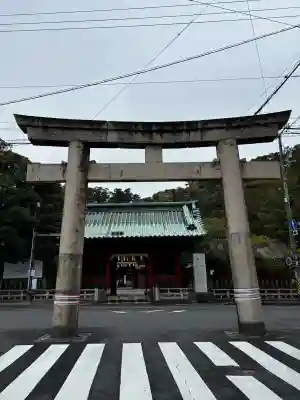 静岡浅間神社の{uncategorized: "未分類", other: "その他", undefined: "問題あり", building: "その他建物", grave: "お墓", sacred_gate: "鳥居", guardian: "狛犬", statue: "像", buddha: "仏像", history: "歴史", nature: "自然", garden: "庭園", animal: "動物", pagoda: "塔", temizu: "手水舎", mountain_gate: "山門・神門", sanctuary: "本殿・本堂", subordinate: "末社・摂社", art: "芸術", scenery: "景色", jizo: "地蔵", ema: "絵馬", goshuin: "御朱印", omikuji: "おみくじ", items: "授与品その他", amulet: "お守り", goshuincho: "御朱印帳", eats: "食事", festival: "お祭り", votive_dance: "神楽", shichigosan: "七五三参", wedding: "結婚式", experience: "体験その他", initially: "初詣", around: "周辺", anti_infection: "感染症対策"}
