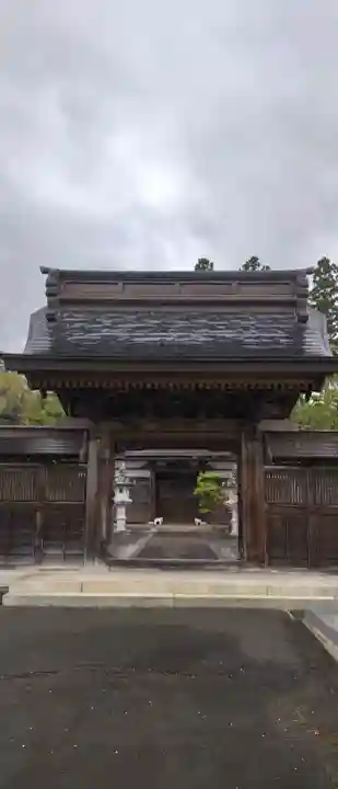 誓岸寺の{uncategorized: "未分類", other: "その他", undefined: "問題あり", building: "その他建物", grave: "お墓", sacred_gate: "鳥居", guardian: "狛犬", statue: "像", buddha: "仏像", history: "歴史", nature: "自然", garden: "庭園", animal: "動物", pagoda: "塔", temizu: "手水舎", mountain_gate: "山門・神門", sanctuary: "本殿・本堂", subordinate: "末社・摂社", art: "芸術", scenery: "景色", jizo: "地蔵", ema: "絵馬", goshuin: "御朱印", omikuji: "おみくじ", items: "授与品その他", amulet: "お守り", goshuincho: "御朱印帳", eats: "食事", festival: "お祭り", votive_dance: "神楽", shichigosan: "七五三参", wedding: "結婚式", experience: "体験その他", initially: "初詣", around: "周辺", anti_infection: "感染症対策"}