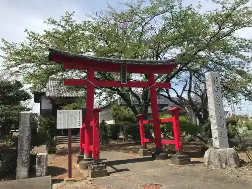 金佐奈神社の{uncategorized: "未分類", other: "その他", undefined: "問題あり", building: "その他建物", grave: "お墓", sacred_gate: "鳥居", guardian: "狛犬", statue: "像", buddha: "仏像", history: "歴史", nature: "自然", garden: "庭園", animal: "動物", pagoda: "塔", temizu: "手水舎", mountain_gate: "山門・神門", sanctuary: "本殿・本堂", subordinate: "末社・摂社", art: "芸術", scenery: "景色", jizo: "地蔵", ema: "絵馬", goshuin: "御朱印", omikuji: "おみくじ", items: "授与品その他", amulet: "お守り", goshuincho: "御朱印帳", eats: "食事", festival: "お祭り", votive_dance: "神楽", shichigosan: "七五三参", wedding: "結婚式", experience: "体験その他", initially: "初詣", around: "周辺", anti_infection: "感染症対策"}
