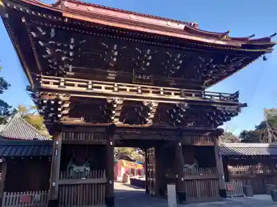 西新井大師総持寺の山門・神門