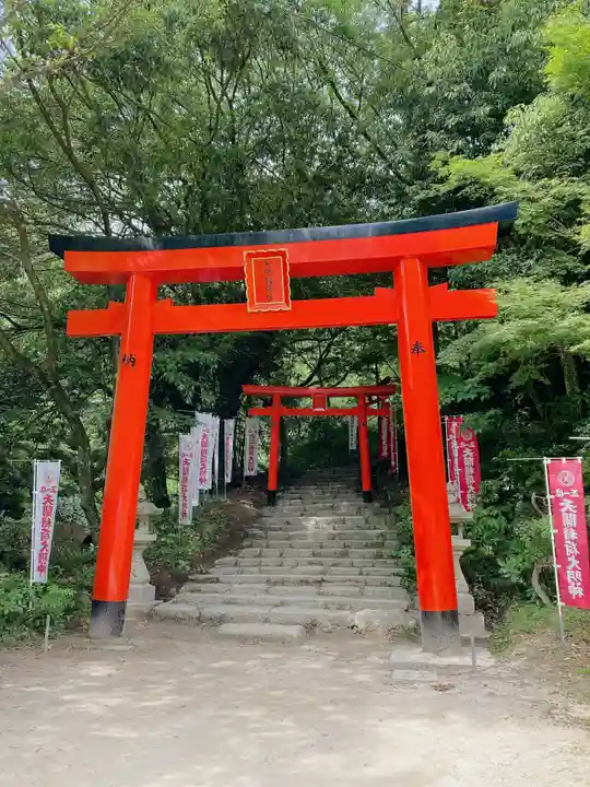 天開稲荷社の鳥居