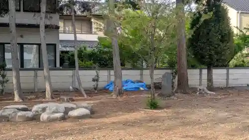 稲荷神社の{uncategorized: "未分類", other: "その他", undefined: "問題あり", building: "その他建物", grave: "お墓", sacred_gate: "鳥居", guardian: "狛犬", statue: "像", buddha: "仏像", history: "歴史", nature: "自然", garden: "庭園", animal: "動物", pagoda: "塔", temizu: "手水舎", mountain_gate: "山門・神門", sanctuary: "本殿・本堂", subordinate: "末社・摂社", art: "芸術", scenery: "景色", jizo: "地蔵", ema: "絵馬", goshuin: "御朱印", omikuji: "おみくじ", items: "授与品その他", amulet: "お守り", goshuincho: "御朱印帳", eats: "食事", festival: "お祭り", votive_dance: "神楽", shichigosan: "七五三参", wedding: "結婚式", experience: "体験その他", initially: "初詣", around: "周辺", anti_infection: "感染症対策"}