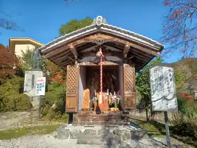 鳥居観音(埼玉県)