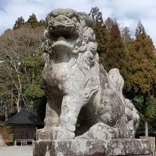 久麻加夫都阿良加志比古神社の狛犬