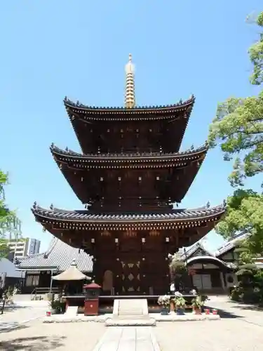 法楽寺の塔