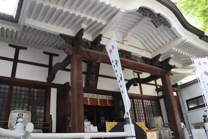 鳥越神社の本殿・本堂