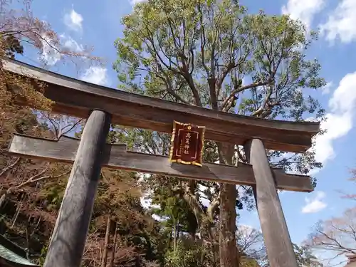 高麗神社の鳥居