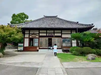 極楽寺の本殿・本堂
