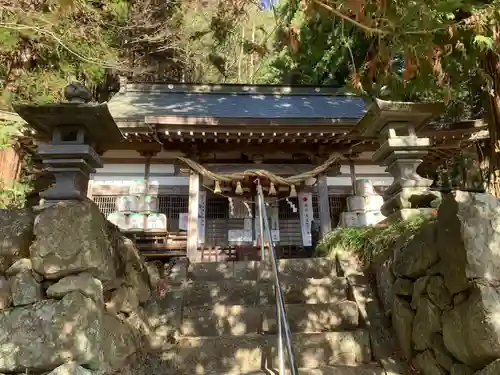 大滝神社の本殿・本堂