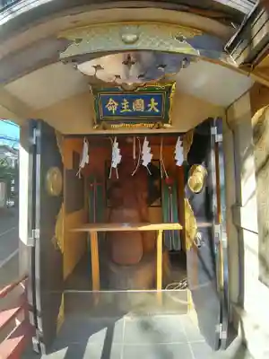 須賀神社の像