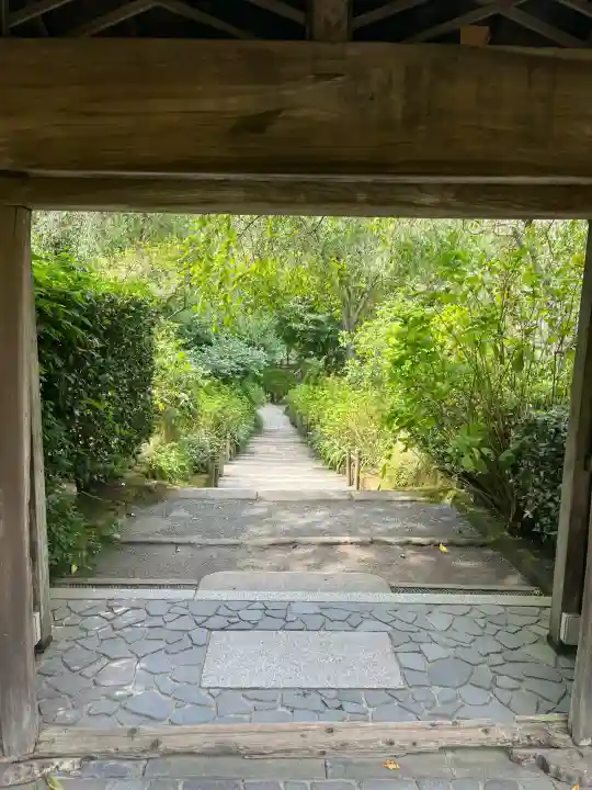 明月院の{uncategorized: "未分類", other: "その他", undefined: "問題あり", building: "その他建物", grave: "お墓", sacred_gate: "鳥居", guardian: "狛犬", statue: "像", buddha: "仏像", history: "歴史", nature: "自然", garden: "庭園", animal: "動物", pagoda: "塔", temizu: "手水舎", mountain_gate: "山門・神門", sanctuary: "本殿・本堂", subordinate: "末社・摂社", art: "芸術", scenery: "景色", jizo: "地蔵", ema: "絵馬", goshuin: "御朱印", omikuji: "おみくじ", items: "授与品その他", amulet: "お守り", goshuincho: "御朱印帳", eats: "食事", festival: "お祭り", votive_dance: "神楽", shichigosan: "七五三参", wedding: "結婚式", experience: "体験その他", initially: "初詣", around: "周辺", anti_infection: "感染症対策"}