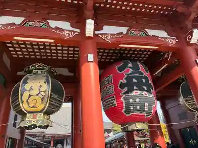 浅草寺の山門・神門