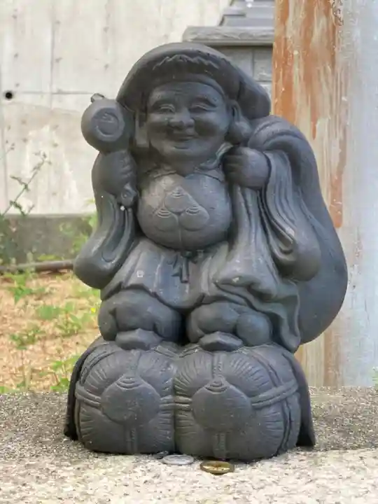 炬口八幡神社の像