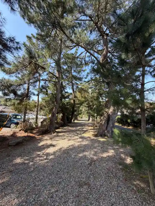 熊野大社の{uncategorized: "未分類", other: "その他", undefined: "問題あり", building: "その他建物", grave: "お墓", sacred_gate: "鳥居", guardian: "狛犬", statue: "像", buddha: "仏像", history: "歴史", nature: "自然", garden: "庭園", animal: "動物", pagoda: "塔", temizu: "手水舎", mountain_gate: "山門・神門", sanctuary: "本殿・本堂", subordinate: "末社・摂社", art: "芸術", scenery: "景色", jizo: "地蔵", ema: "絵馬", goshuin: "御朱印", omikuji: "おみくじ", items: "授与品その他", amulet: "お守り", goshuincho: "御朱印帳", eats: "食事", festival: "お祭り", votive_dance: "神楽", shichigosan: "七五三参", wedding: "結婚式", experience: "体験その他", initially: "初詣", around: "周辺", anti_infection: "感染症対策"}