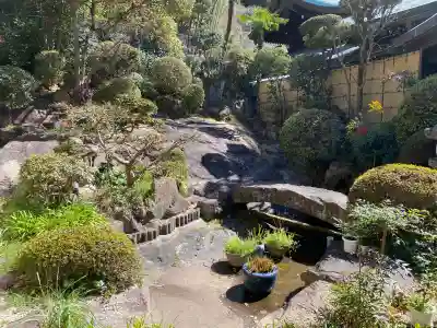 比治山神社の{uncategorized: "未分類", other: "その他", undefined: "問題あり", building: "その他建物", grave: "お墓", sacred_gate: "鳥居", guardian: "狛犬", statue: "像", buddha: "仏像", history: "歴史", nature: "自然", garden: "庭園", animal: "動物", pagoda: "塔", temizu: "手水舎", mountain_gate: "山門・神門", sanctuary: "本殿・本堂", subordinate: "末社・摂社", art: "芸術", scenery: "景色", jizo: "地蔵", ema: "絵馬", goshuin: "御朱印", omikuji: "おみくじ", items: "授与品その他", amulet: "お守り", goshuincho: "御朱印帳", eats: "食事", festival: "お祭り", votive_dance: "神楽", shichigosan: "七五三参", wedding: "結婚式", experience: "体験その他", initially: "初詣", around: "周辺", anti_infection: "感染症対策"}