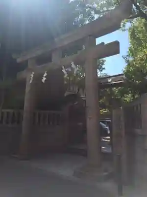 難波八阪神社の鳥居