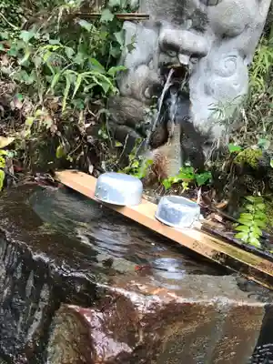 磯山弁財天の手水舎