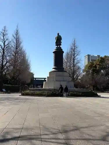 靖國神社の{uncategorized: "未分類", other: "その他", undefined: "問題あり", building: "その他建物", grave: "お墓", sacred_gate: "鳥居", guardian: "狛犬", statue: "像", buddha: "仏像", history: "歴史", nature: "自然", garden: "庭園", animal: "動物", pagoda: "塔", temizu: "手水舎", mountain_gate: "山門・神門", sanctuary: "本殿・本堂", subordinate: "末社・摂社", art: "芸術", scenery: "景色", jizo: "地蔵", ema: "絵馬", goshuin: "御朱印", omikuji: "おみくじ", items: "授与品その他", amulet: "お守り", goshuincho: "御朱印帳", eats: "食事", festival: "お祭り", votive_dance: "神楽", shichigosan: "七五三参", wedding: "結婚式", experience: "体験その他", initially: "初詣", around: "周辺", anti_infection: "感染症対策"}