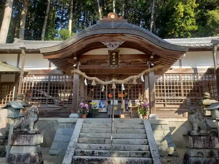 種生神社の本殿・本堂