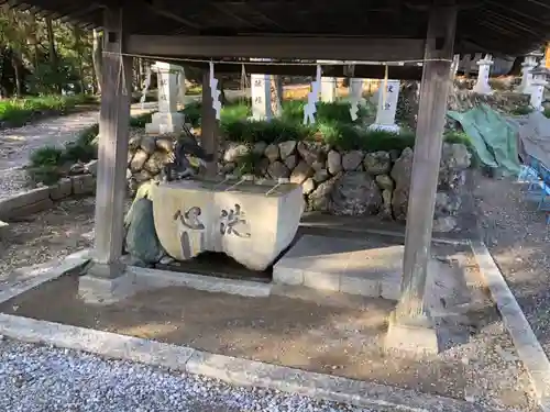 岡神社の手水舎