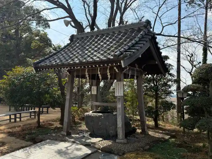 千勝神社の{uncategorized: "未分類", other: "その他", undefined: "問題あり", building: "その他建物", grave: "お墓", sacred_gate: "鳥居", guardian: "狛犬", statue: "像", buddha: "仏像", history: "歴史", nature: "自然", garden: "庭園", animal: "動物", pagoda: "塔", temizu: "手水舎", mountain_gate: "山門・神門", sanctuary: "本殿・本堂", subordinate: "末社・摂社", art: "芸術", scenery: "景色", jizo: "地蔵", ema: "絵馬", goshuin: "御朱印", omikuji: "おみくじ", items: "授与品その他", amulet: "お守り", goshuincho: "御朱印帳", eats: "食事", festival: "お祭り", votive_dance: "神楽", shichigosan: "七五三参", wedding: "結婚式", experience: "体験その他", initially: "初詣", around: "周辺", anti_infection: "感染症対策"}