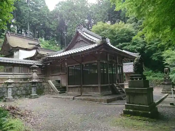 泉神社の本殿・本堂