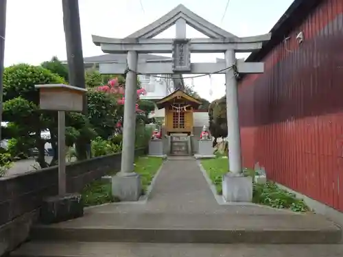 白根山王社の鳥居