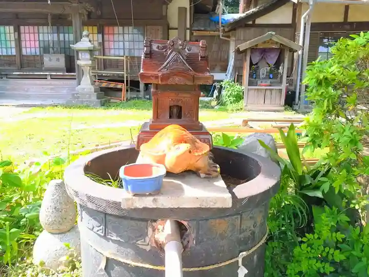 大善院(観蓮寺大善院)の手水舎