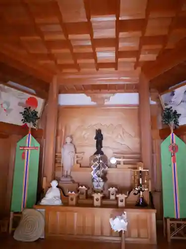 八海山尊神社の建物その他