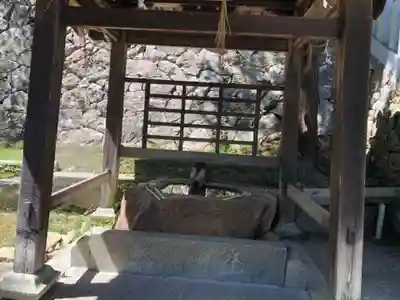 粒坐天照神社の手水舎