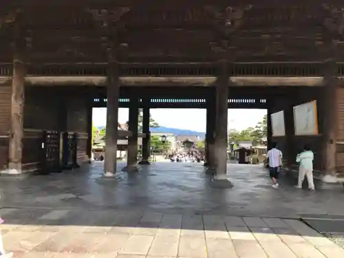 善光寺の山門