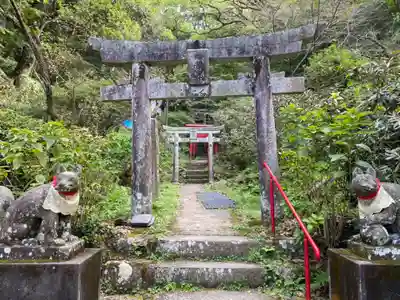 石穴稲荷神社の鳥居