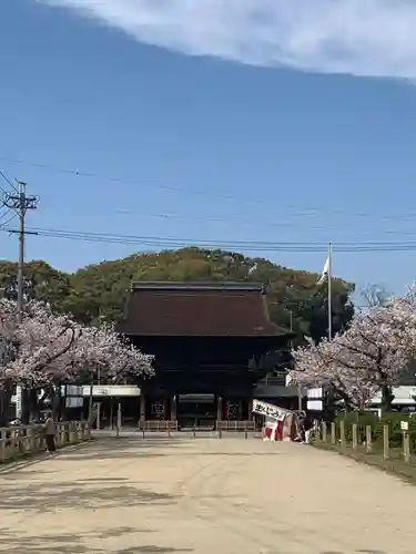 尾張大國霊神社（国府宮）の山門