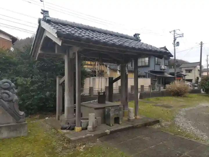 守りの神 藤基神社のその他建物