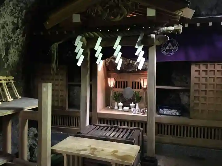 銭洗弁財天宇賀福神社の本殿・本堂