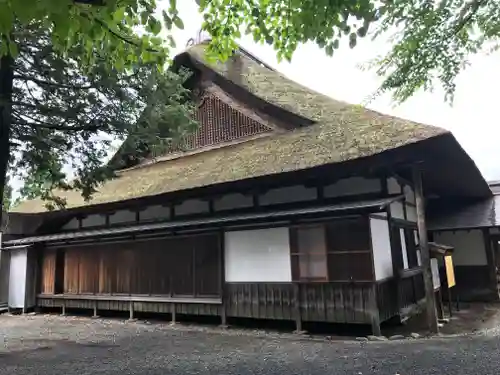 革秀寺の本殿