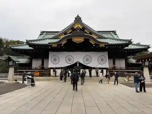 靖國神社の{uncategorized: "未分類", other: "その他", undefined: "問題あり", building: "その他建物", grave: "お墓", sacred_gate: "鳥居", guardian: "狛犬", statue: "像", buddha: "仏像", history: "歴史", nature: "自然", garden: "庭園", animal: "動物", pagoda: "塔", temizu: "手水舎", mountain_gate: "山門・神門", sanctuary: "本殿・本堂", subordinate: "末社・摂社", art: "芸術", scenery: "景色", jizo: "地蔵", ema: "絵馬", goshuin: "御朱印", omikuji: "おみくじ", items: "授与品その他", amulet: "お守り", goshuincho: "御朱印帳", eats: "食事", festival: "お祭り", votive_dance: "神楽", shichigosan: "七五三参", wedding: "結婚式", experience: "体験その他", initially: "初詣", around: "周辺", anti_infection: "感染症対策"}