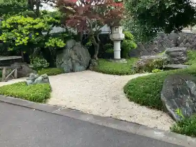大法寺の{uncategorized: "未分類", other: "その他", undefined: "問題あり", building: "その他建物", grave: "お墓", sacred_gate: "鳥居", guardian: "狛犬", statue: "像", buddha: "仏像", history: "歴史", nature: "自然", garden: "庭園", animal: "動物", pagoda: "塔", temizu: "手水舎", mountain_gate: "山門・神門", sanctuary: "本殿・本堂", subordinate: "末社・摂社", art: "芸術", scenery: "景色", jizo: "地蔵", ema: "絵馬", goshuin: "御朱印", omikuji: "おみくじ", items: "授与品その他", amulet: "お守り", goshuincho: "御朱印帳", eats: "食事", festival: "お祭り", votive_dance: "神楽", shichigosan: "七五三参", wedding: "結婚式", experience: "体験その他", initially: "初詣", around: "周辺", anti_infection: "感染症対策"}