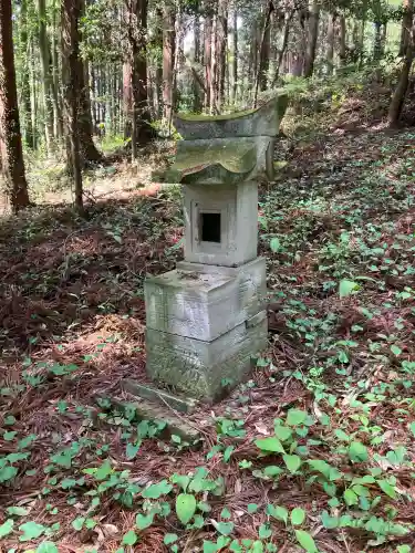 浅間神社の{uncategorized: "未分類", other: "その他", undefined: "問題あり", building: "その他建物", grave: "お墓", sacred_gate: "鳥居", guardian: "狛犬", statue: "像", buddha: "仏像", history: "歴史", nature: "自然", garden: "庭園", animal: "動物", pagoda: "塔", temizu: "手水舎", mountain_gate: "山門・神門", sanctuary: "本殿・本堂", subordinate: "末社・摂社", art: "芸術", scenery: "景色", jizo: "地蔵", ema: "絵馬", goshuin: "御朱印", omikuji: "おみくじ", items: "授与品その他", amulet: "お守り", goshuincho: "御朱印帳", eats: "食事", festival: "お祭り", votive_dance: "神楽", shichigosan: "七五三参", wedding: "結婚式", experience: "体験その他", initially: "初詣", around: "周辺", anti_infection: "感染症対策"}